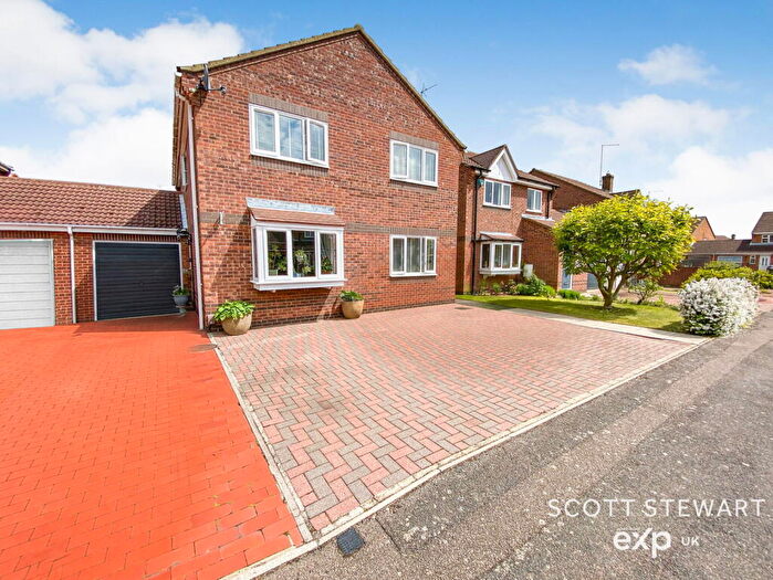 4 Bedroom Detached House For Sale In Lapwing Drive, Whittlesey, Peterborough, PE7