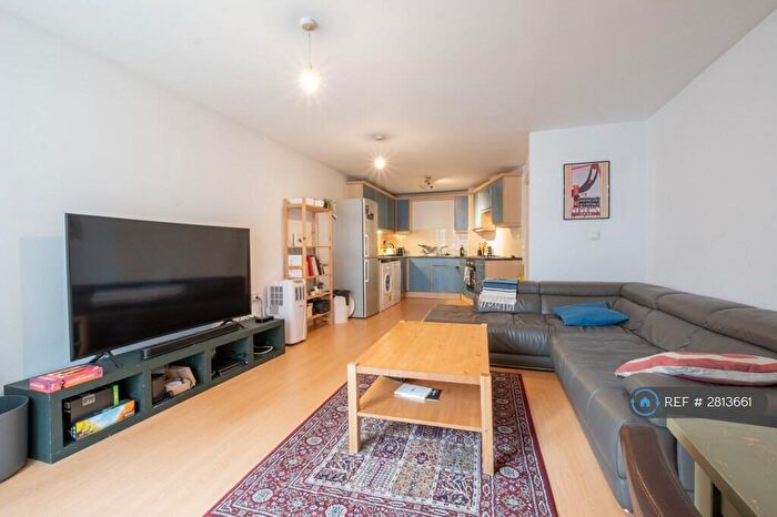 2 Bedroom Flat To Rent In Turin Street, London, E2