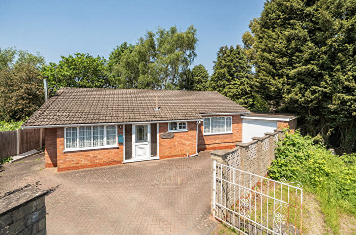 2 Bedroom Bungalow For Sale In Maypole Lane, Birmingham, West Midlands, B14