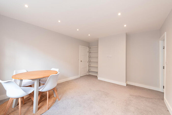 1 Bedroom Apartment To Rent In Belsize Grove, London, NW3