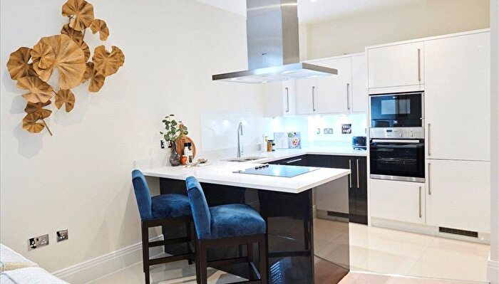 1 Bedroom Flat To Rent In Palace Wharf, Rainville Road, Fulham, London, W6