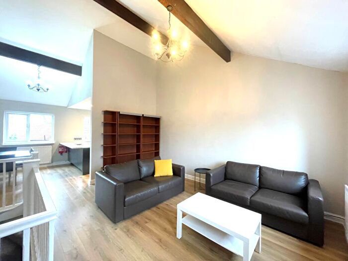 3 Bedroom Semi Detached House To Rent In Adamson Gardens, Didsbury, M20