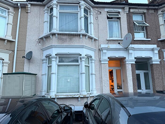 3 Bedroom Terraced House For Sale In Westwood Road, Ilford, IG3