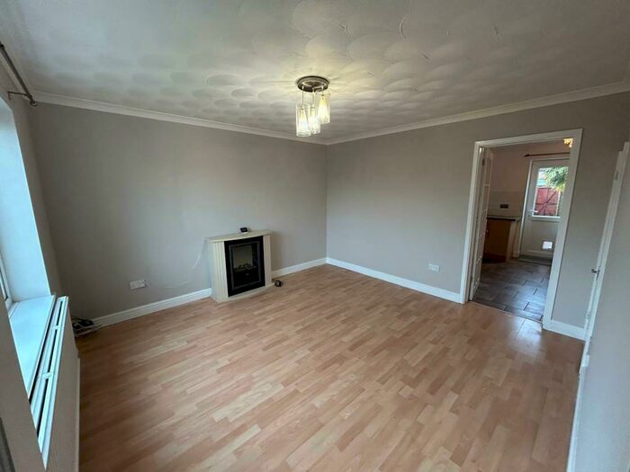 2 Bedroom Terraced House To Rent In Derwent Road, Thatcham, RG19