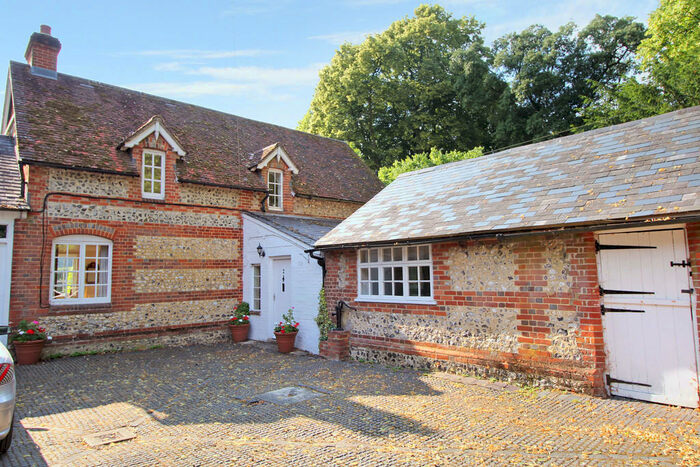 3 Bedroom Cottage To Rent In Burkham, Alton, Hampshire, GU34