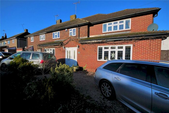 4 Bedroom Semi-Detached House To Rent In Bishops Hall Lane, Brentwood, CM15