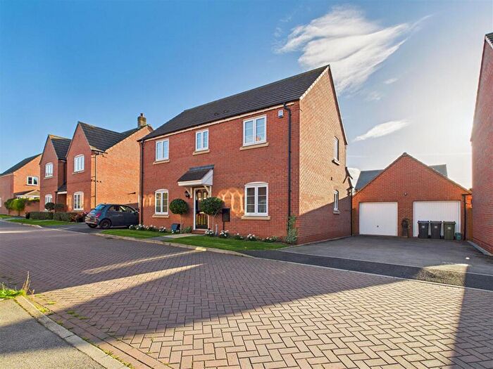 4 Bedroom Detached House For Sale In Bosworth Avenue, Stratford-Upon-Avon, CV37