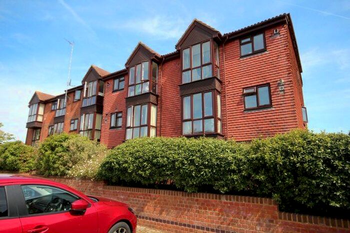 1 Bedroom Flat To Rent In Tanyard Close, Horsham, RH13