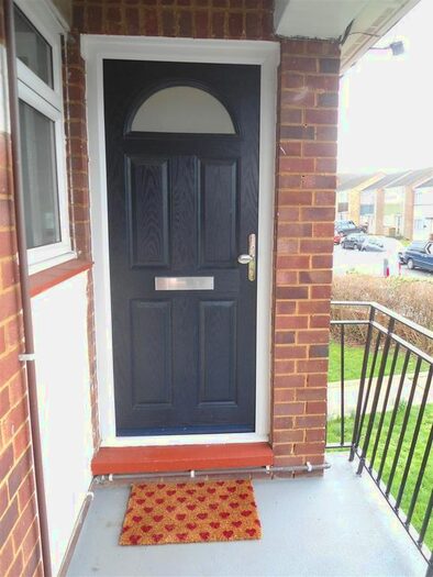 1 Bedroom Flat To Rent In Wakeley Road, Rainham, Gillingham, ME8