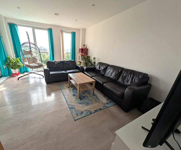 2 Bedroom Flat To Rent In Matthews Close, Wembley, HA9