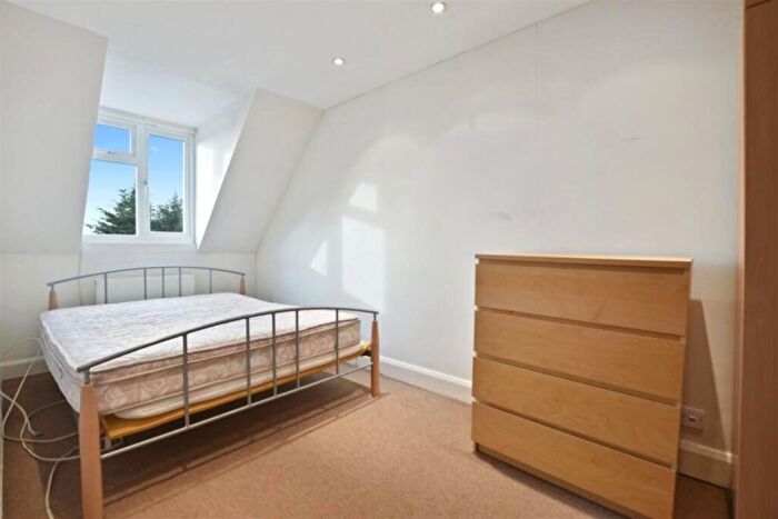 1 Bedroom Flat To Rent In Golders Green Road, Golders Green, NW11