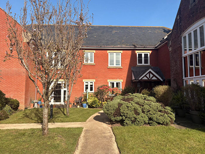 2 Bedroom Apartment For Sale In Armada Court, Topsham, EX3