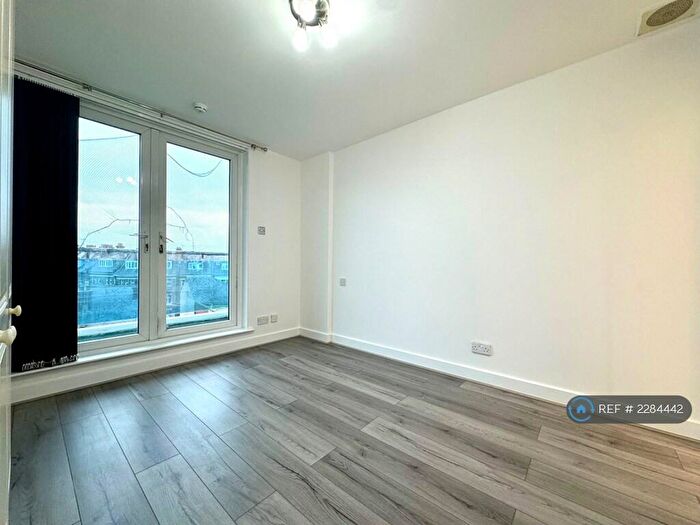 2 Bedroom Flat To Rent In Platinum House, Harrow, HA1