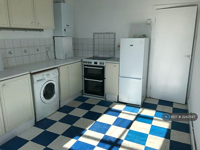 2 Bedroom Flat To Rent In Crystal Palace, London, SE20