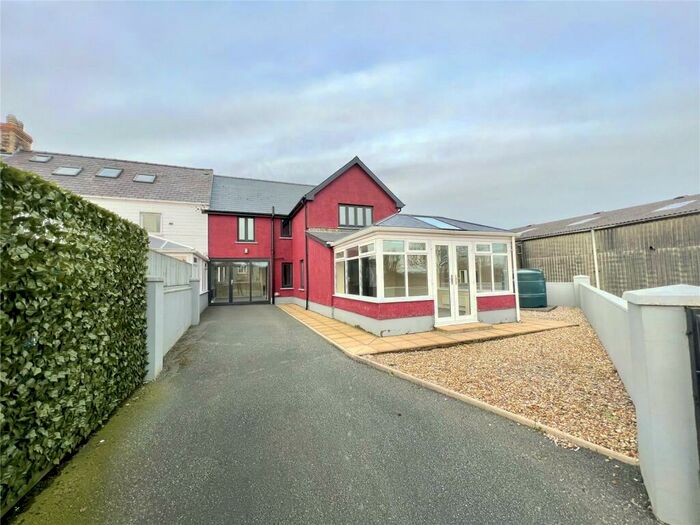 3 Bedroom House To Rent In Crymych, SA41