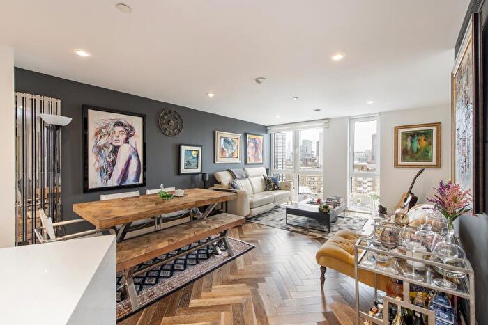 2 Bedroom Apartment To Rent In Eagle Point, City Road, EC1V