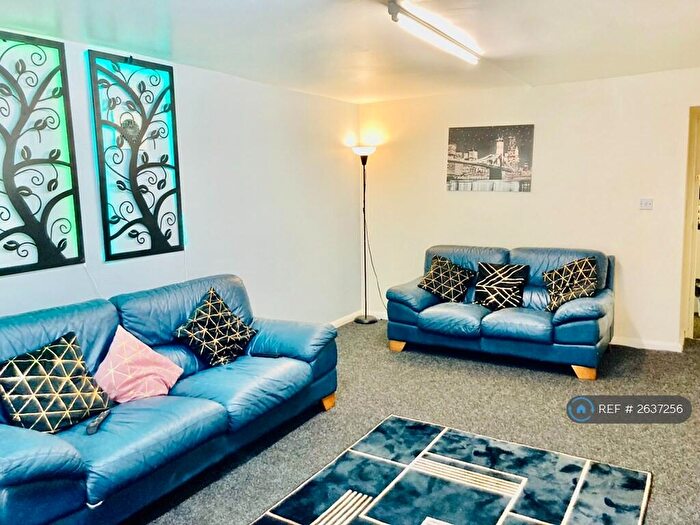 10 Bedroom End Of Terrace House To Rent In Crookesmoor Road, Sheffield, S6