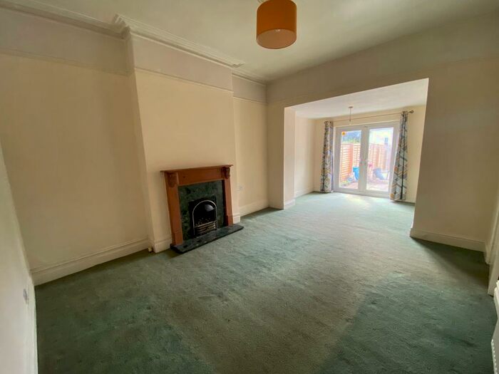3 Bedroom Flat To Rent In Bath Road, Arnos Vale, BS4