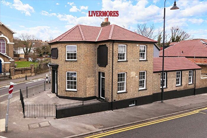 2 Bedroom Flat To Rent In Bexley Lane, Crayford, DA1