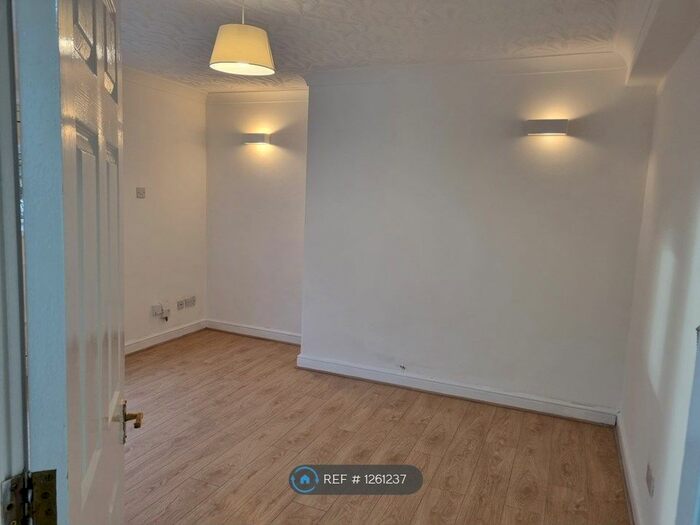 2 Bedroom Flat To Rent In Elysian Fields, Salford M6