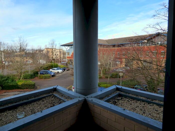 2 Bedroom Flat To Rent In The Quadrant, Stonehill Green, Westlea SN5