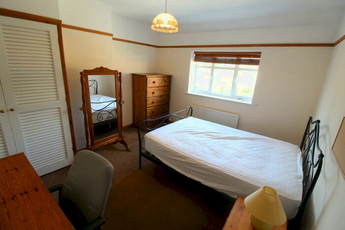 6 Bedroom Semi-Detached House To Rent In Cherry Tree Avenue, Guildford, GU2