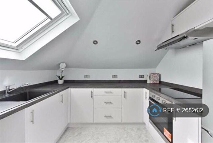 1 Bedroom Flat To Rent In Invermene House, Epsom, KT17