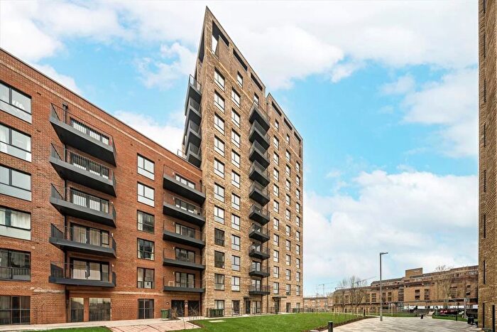 2 Bedroom Flat To Rent In Vousden Grove, West Thamesmead, SE28