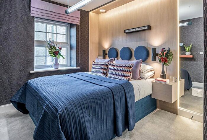 2 Bedroom Flat For Sale In Horlicks Quarter, Slough, SL1