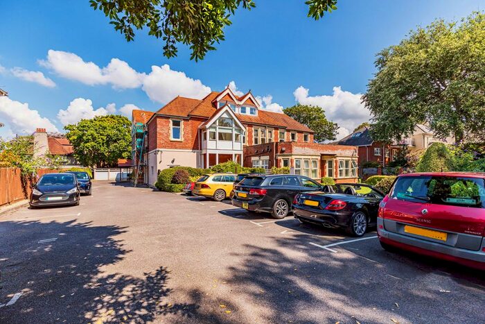 2 Bedroom Flat To Rent In Boscombe Cliff Road, Boscombe, Bournemouth, BH5