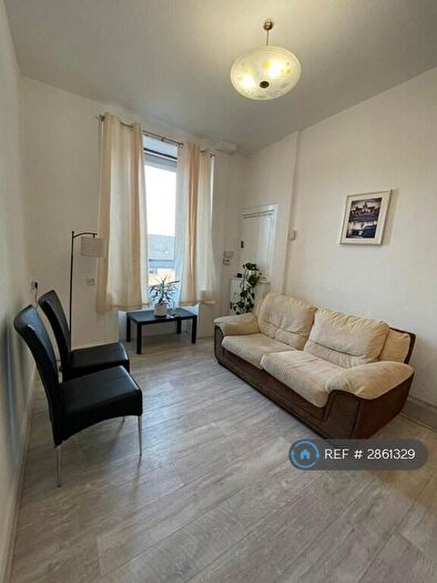 2 Bedroom Flat To Rent In Albion Road, Edinburgh, EH7