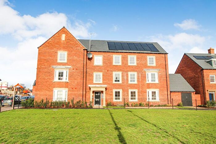 2 Bedroom Flat To Rent In Flat Offa Walk, Great Denham, Bedford, MK40