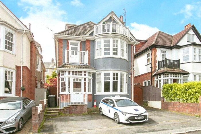 2 Bedroom Flat For Sale In Studland Road, Alum Chine, Bournemouth, Dorset, BH4
