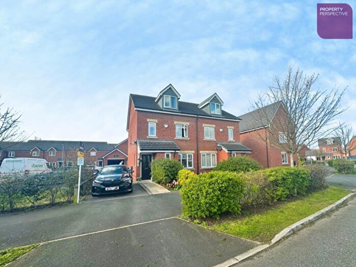 4 Bedroom Semi Detached House For Sale In Pasture Close, Blackpool, FY4