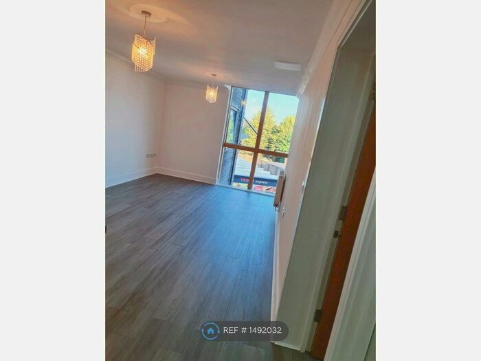 2 Bedroom Flat To Rent In Innova Court, Croydon, CR0