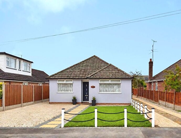 3 Bedroom Bungalow For Sale In Allens Road, Poole, Dorset, BH16
