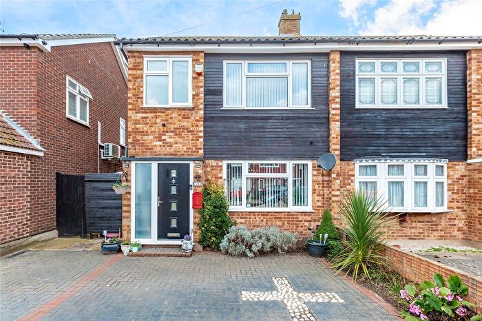 3 Bedroom Semi Detached House For Sale In Stoke Road, Rainham, RM13