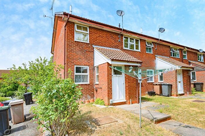 1 Bedroom Maisonette For Sale In Campania Grove, Luton, LU3