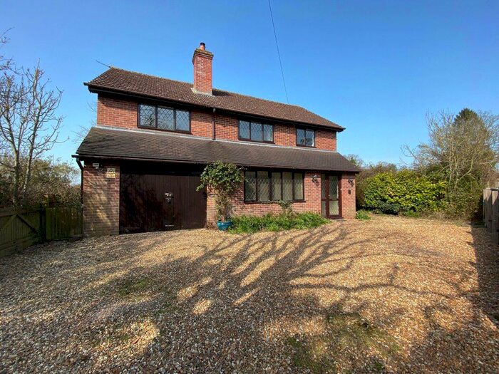 4 Bedroom Detached House To Rent In Bardown Chieveley, RG20