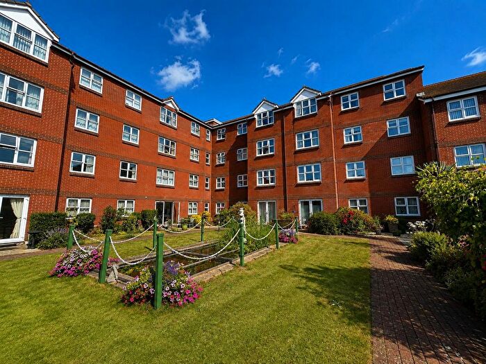 2 Bedroom Flat For Sale In Stavordale Road, Weymouth, DT4