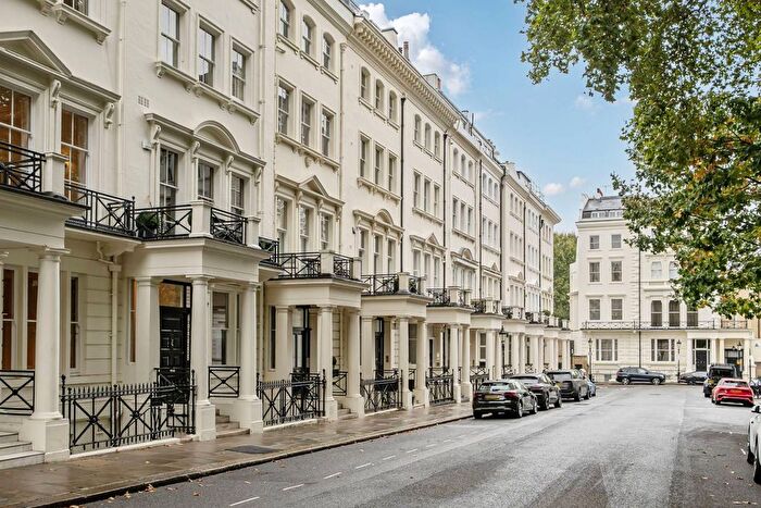 1 Bedroom Flat For Sale In Ennismore Gardens, Knightsbridge, London, SW7