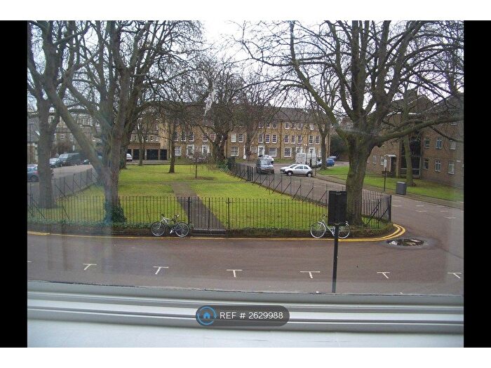 3 Bedroom Flat To Rent In Grice Court, London, N1