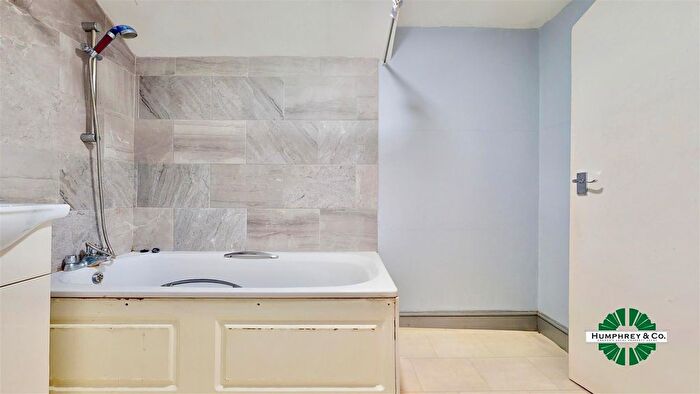 4 Bedroom Property To Rent In Barclay Road, London, E17