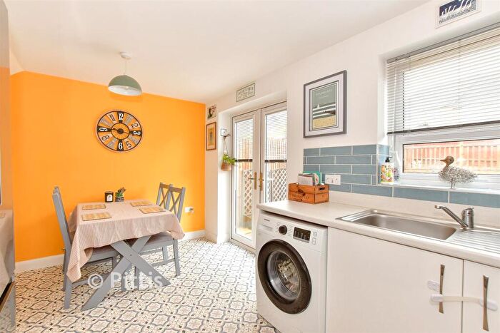 3 Bedroom Semi-Detached House For Sale In Godric Road, Newport, Isle Of Wight, PO30