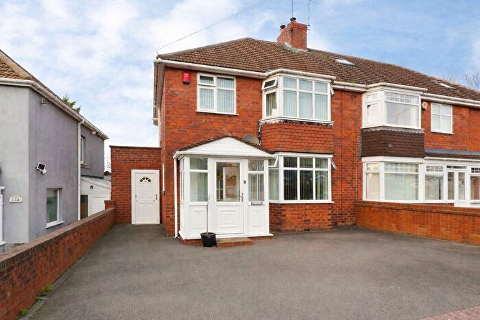 3 Bedroom Semi Detached House For Sale In Bristnall Hall Road, Oldbury, B68