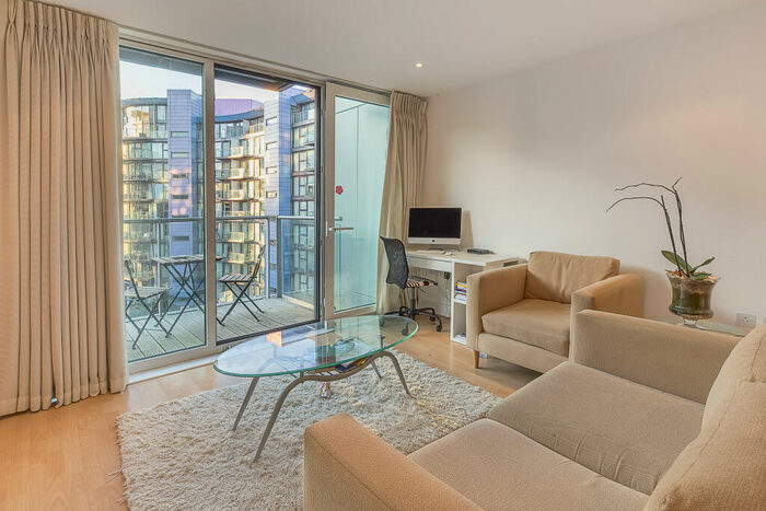 1 Bedroom Apartment To Rent In Howard Building, Queenstown Road, London, SW11