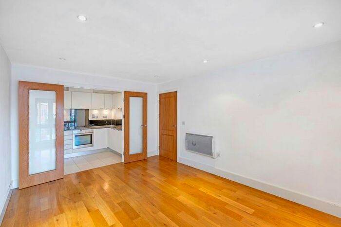 2 Bedroom Flat To Rent In Brewhouse Lane, London, SW15