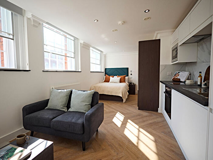 Apartment To Rent In Apt, - Cookridge Street #, LS2