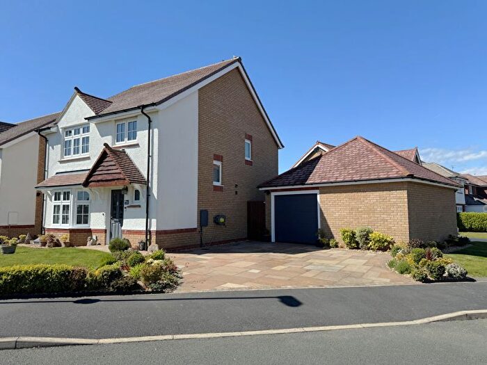 4 Bedroom Detached House For Sale In Windward Avenue, Fleetwood, FY7