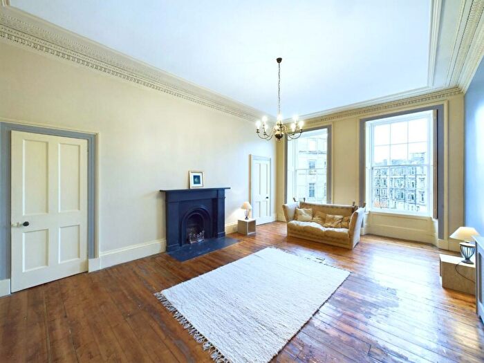 2 Bedroom Flat To Rent In Montgomery Street, Hillside, Edinburgh, EH7